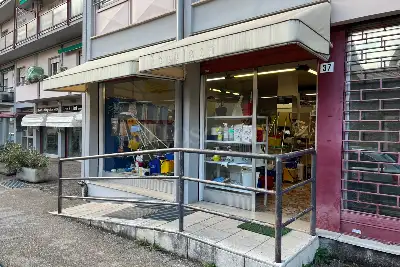 Negozio in vendita, Negozio in Via Madruzzo, Trento