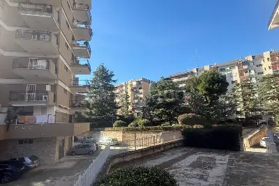 Box in vendita, Via San Lioce, Bari