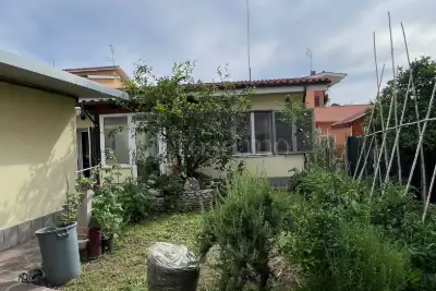 Casa Indipendente in vendita, Via Carlo Maria Rosini, Roma
