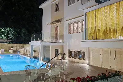 Villa in vendita, Via Luigi Pirandello, Camaiore