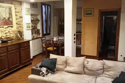 Casa in vendita, Via Mazzini, Bologna