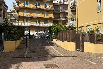 Box in vendita, Via Capo Palinuro, Roma