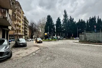 Negozio in affitto, Avellino - Via Tagliamento 220, Avellino