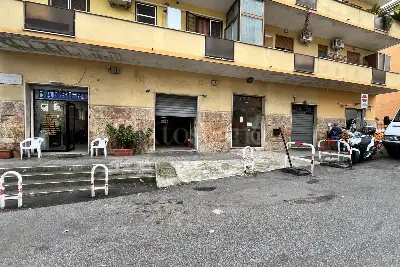 Negozio in affitto, Via Collegiove, Roma