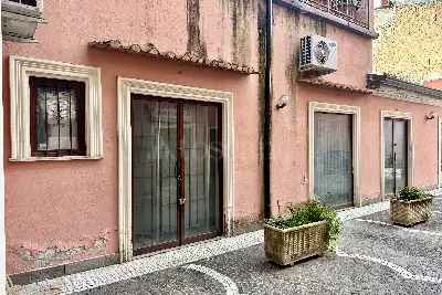 Negozio in vendita, Via Renato de Martino, Caserta