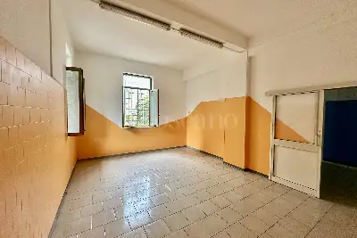 Negozio in affitto, Via Guglielmo Marconi, Caserta