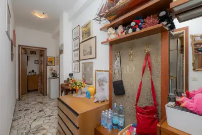 Casa in vendita, Via Francesco Arese 20, Milano