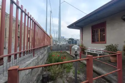 Casa Indipendente in vendita, Via Montello, San Giovanni la Punta
