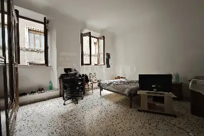 Casa in vendita, Via Camollia, Siena