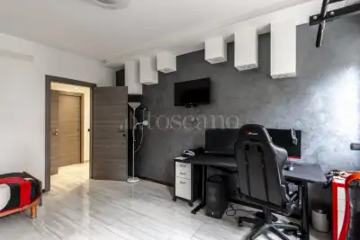 Casa in vendita, Via Camillo Giussani, Milano