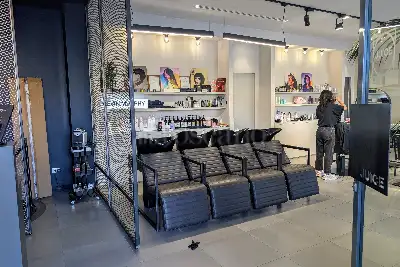 Negozio in vendita, Viale Gianluigi Bonelli, Roma