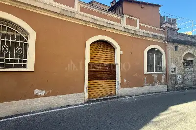 Negozio in vendita, Via degli Aldobrandini, Roma