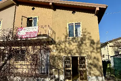 Villino a Schiera in vendita, Via San Francesco d'Assisi, Collebeato