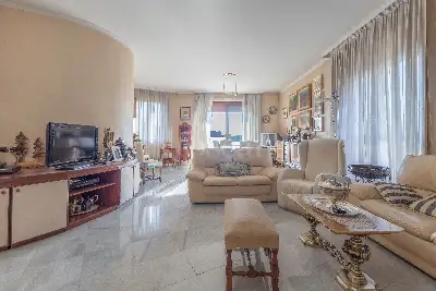 Casa in vendita, Via Giovanni Pascoli, Milano