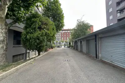 Box in vendita, Via Filippo Brunelleschi, Milano