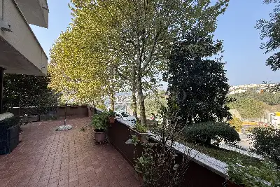 Casa in vendita, Via Salvatore Quasimodo, Como