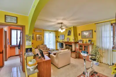 Villa in vendita, Via Gaetano Casati, Besana in Brianza