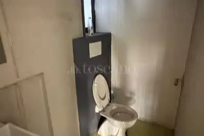 Negozio in affitto, Viale Vittorio Veneto, Modena