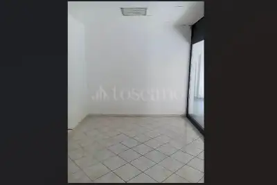 Negozio in vendita, Via Butti, Porto Ceresio