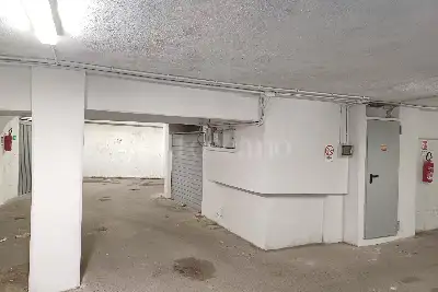 Box in vendita, Via Adriano Balbi, Roma