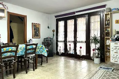 Villino a Schiera in vendita, Via Casaluce, Roma