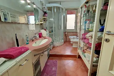 Casa in vendita, Via Montello, Aprilia