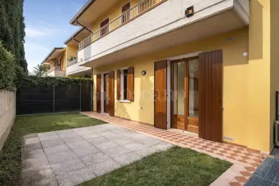 Casa in vendita, Via Castelletto, Pozzolengo