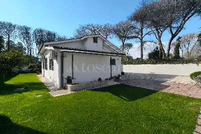 Villa in vendita, Via Torcegno, Roma