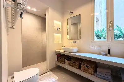 Casa in vendita, Via Galliera, Bologna