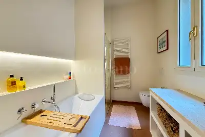 Casa in vendita, Via Galliera, Bologna