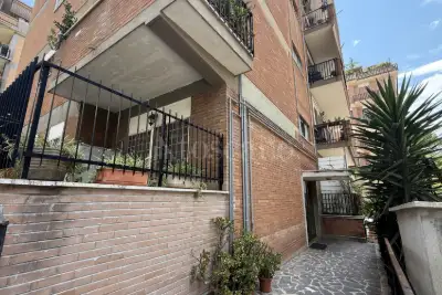 Casa in vendita, Via Lamporecchio, Roma