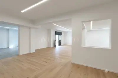 Magazzino in vendita, Piazza Marconi, Sant'Agata li Battiati
