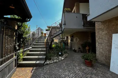 Villa in vendita, Via Vanzaghello, Busto Arsizio