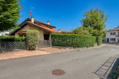 Villa for sale, Via Luigi Pirandello, Besano