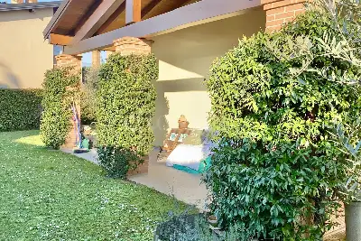 Villa in vendita, Via Achille Ambrosi, Peschiera del Garda