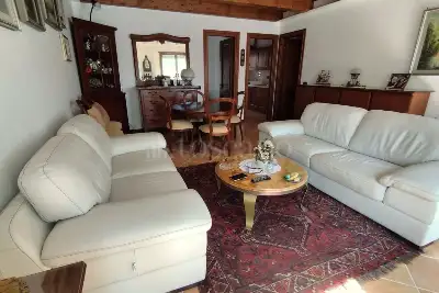 Villino a Schiera in vendita, Via Fanano, Roma