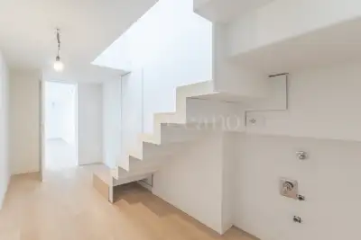 Casa in vendita, Via Giulio Uberti, Milano