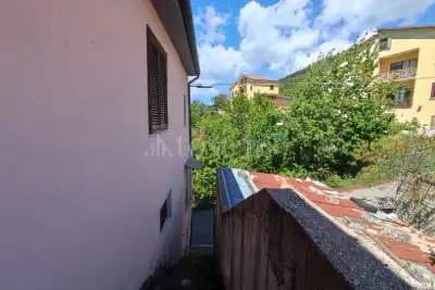 Villino a Schiera in vendita, Via dell'Aquila 13, L'Aquila