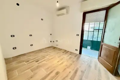 Villino a Schiera in vendita, Via Nona, Brescia