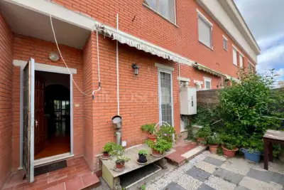 Villino a Schiera in vendita, Viale di Castel San Giorgio, Fiumicino