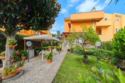 Villa Plurifamiliare in vendita, Via Ermesianatte, Roma