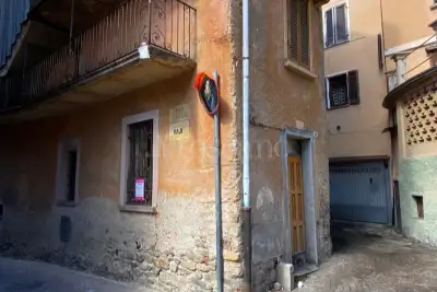 Casa in vendita, Via Vaglio, Marchirolo
