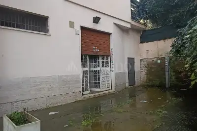 Magazzino in vendita, Via Santorre di Santarosa, Roma