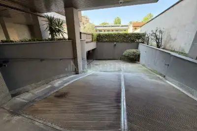 Box in vendita, Via Giambellino, Milano