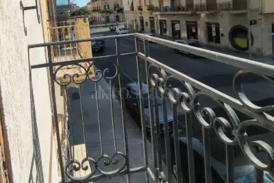 Palazzo in vendita, Via Nicolò Riccio, Trapani