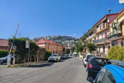 Magazzino in vendita, Via degli Svevi, Catanzaro