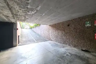 Box in vendita, Via Maroncelli 10, Monza