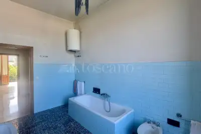 Casa Indipendente in vendita, Via dell'Alloro, Prato