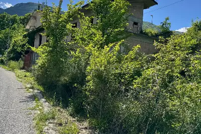 Casa Indipendente in vendita, Via Canistro, Capistrello