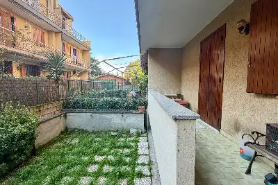 Villino a Schiera in vendita, Via del Fosso dell'Acqua Mariana, Roma